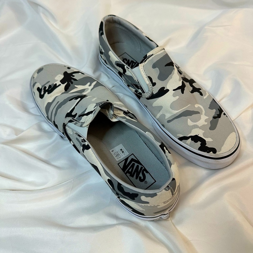 Unisex Vans Camo Slip On